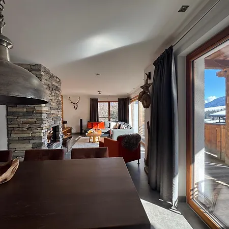 Mountain Leogang- Modernes Alpen Apartment, Balkon, Bergblick, Kamin, Sauna アパート